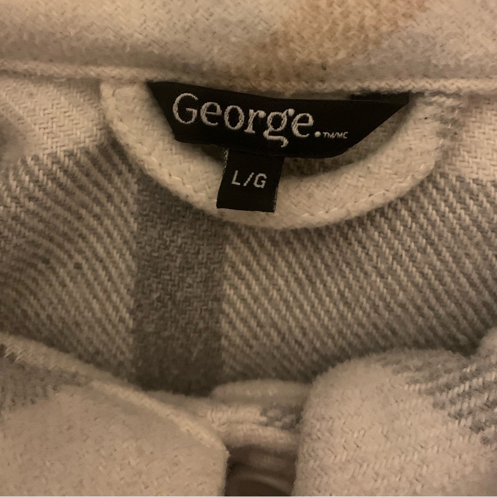 Woman’s George Plaid Button-Up Jacket - Picture 8 of 8
